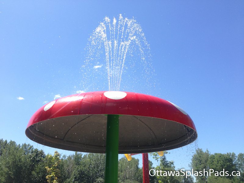 WHITEHAVEN / C BROWN PARK splash pad Ottawa Splash Pads.ca